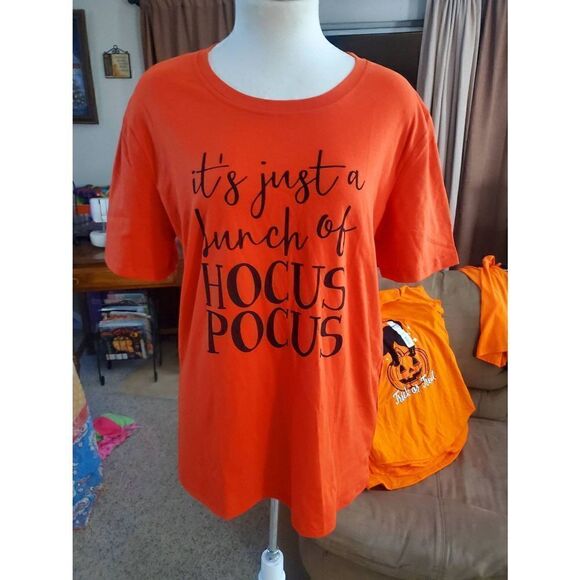 NWOT HOCUS POCUS TSHIRT - Picture 1 of 2